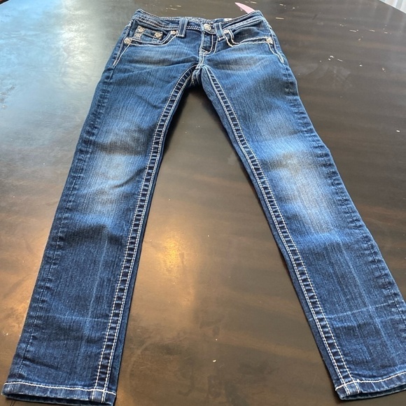 Miss Me Girl Jeans size 8 Denim with Rhinestones on Back Pockets Great Condition - Picture 3 of 10